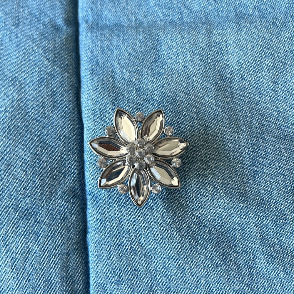✨ Sparkly Silver Mirrored Flower Cocktail Ring ✨